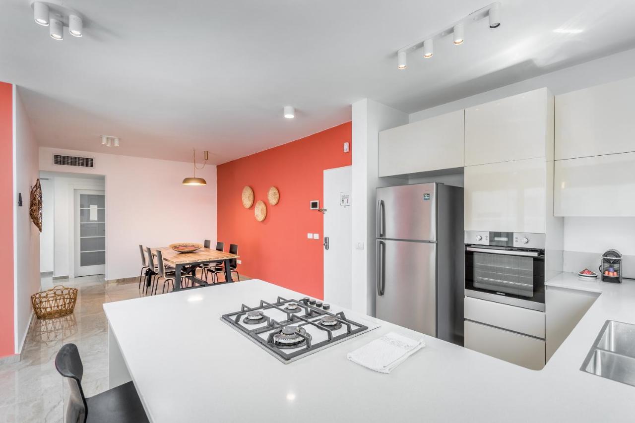 3 Bedrooms Apt Balcony & Parking Near Banana Beach Tel-Aviv Extérieur photo
