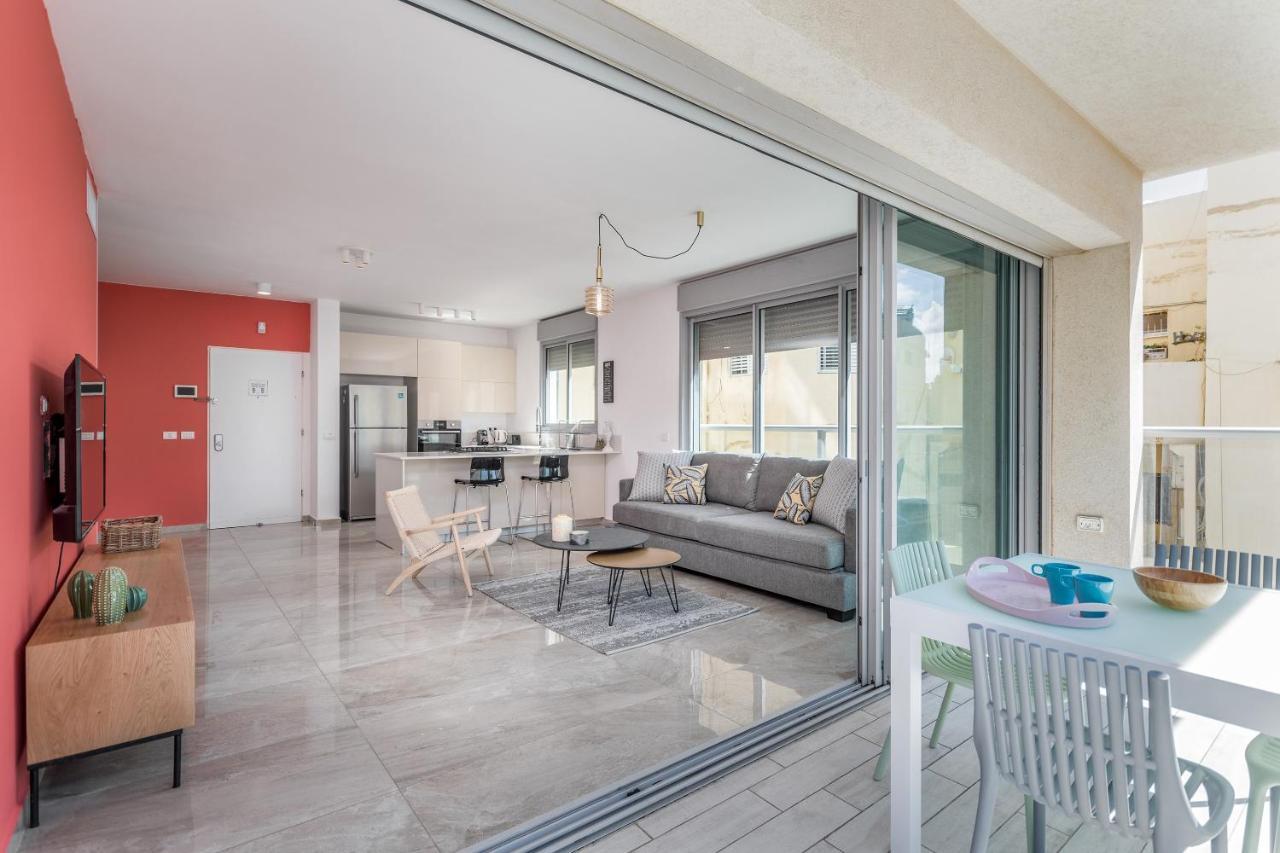 3 Bedrooms Apt Balcony & Parking Near Banana Beach Tel-Aviv Extérieur photo