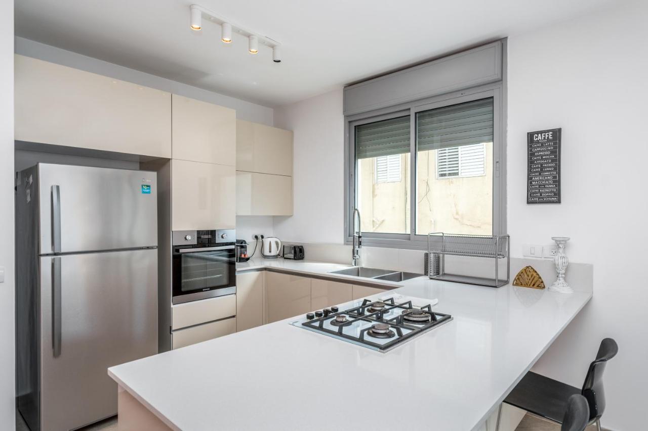 3 Bedrooms Apt Balcony & Parking Near Banana Beach Tel-Aviv Extérieur photo