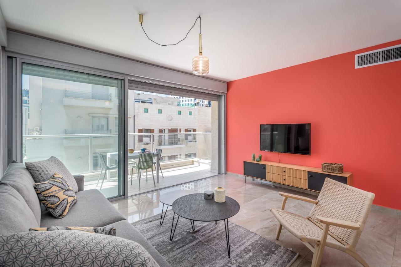 3 Bedrooms Apt Balcony & Parking Near Banana Beach Tel-Aviv Extérieur photo