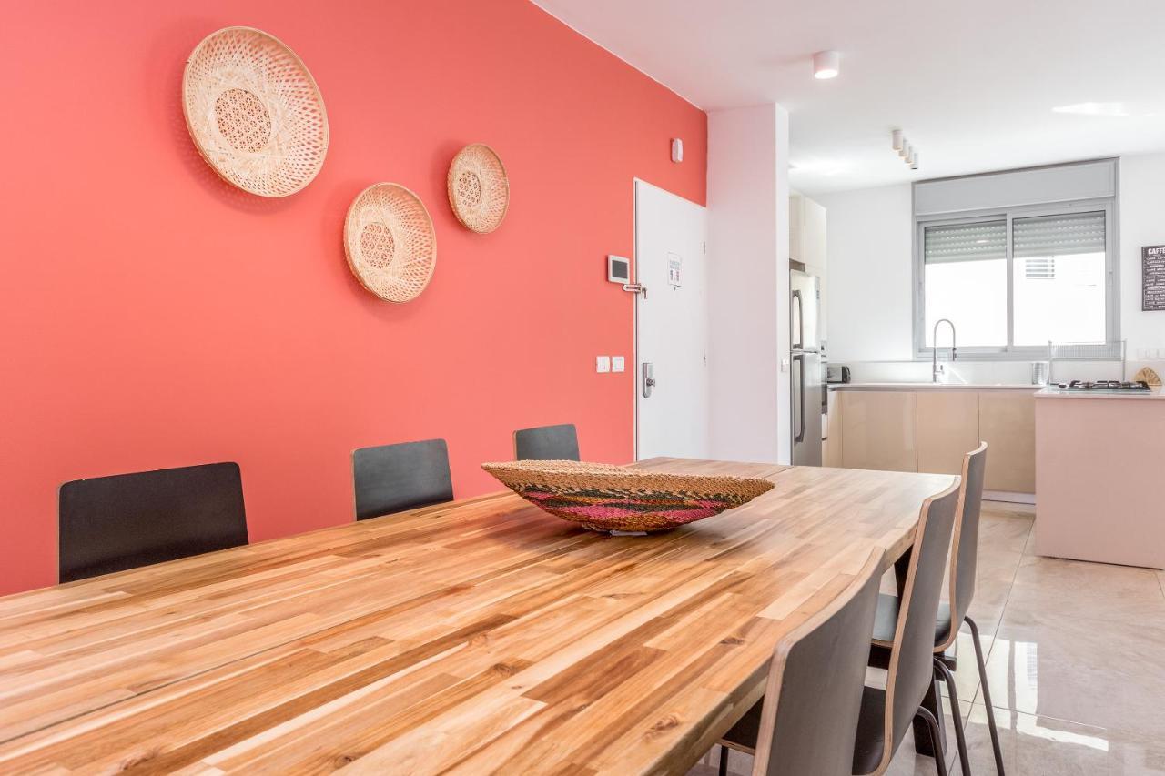 3 Bedrooms Apt Balcony & Parking Near Banana Beach Tel-Aviv Extérieur photo