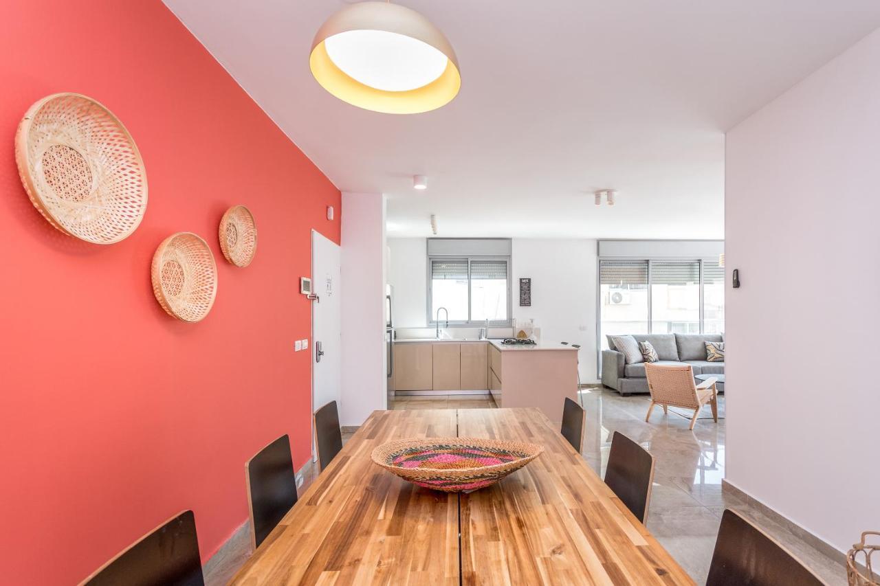 3 Bedrooms Apt Balcony & Parking Near Banana Beach Tel-Aviv Extérieur photo