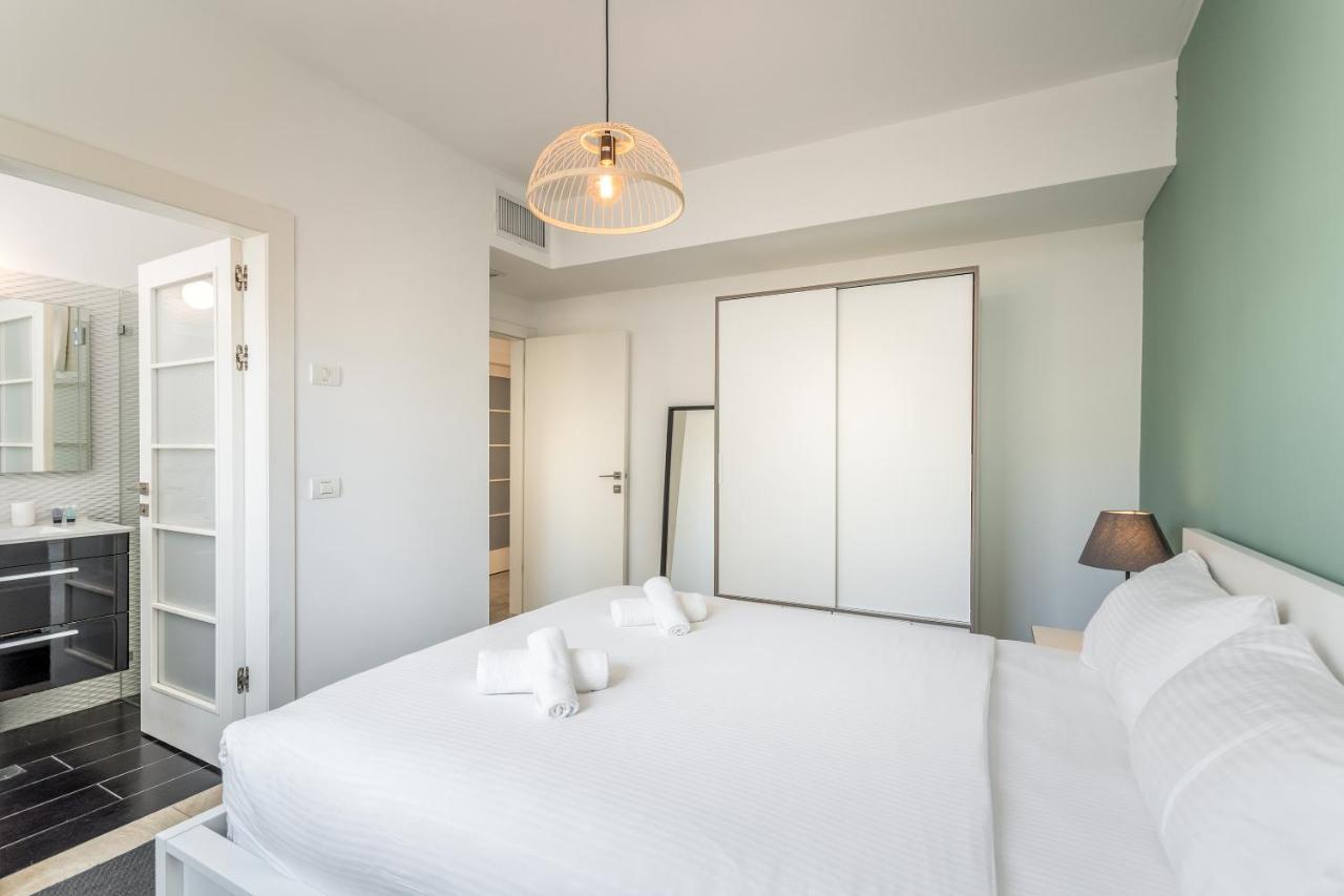 3 Bedrooms Apt Balcony & Parking Near Banana Beach Tel-Aviv Extérieur photo