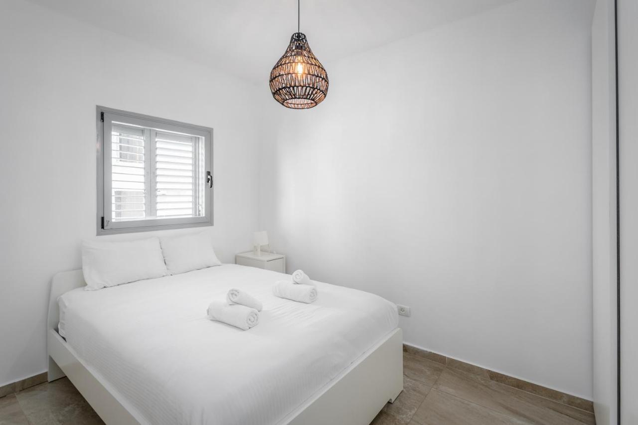 3 Bedrooms Apt Balcony & Parking Near Banana Beach Tel-Aviv Extérieur photo